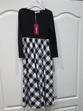 Girls' Black Long-Sleeve Dress with Black & White Plaid Skirt